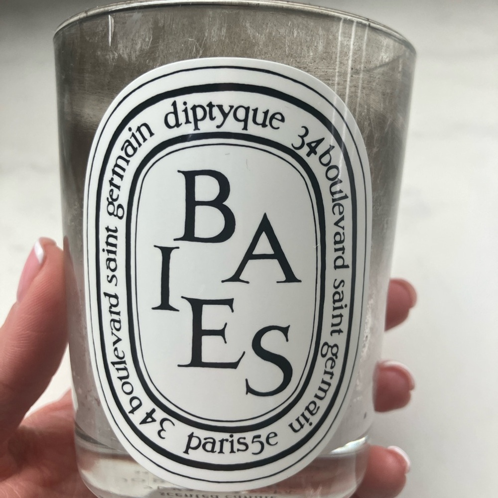 Diptyque Scented Candle with Black and White Label - Picture 4 of 4